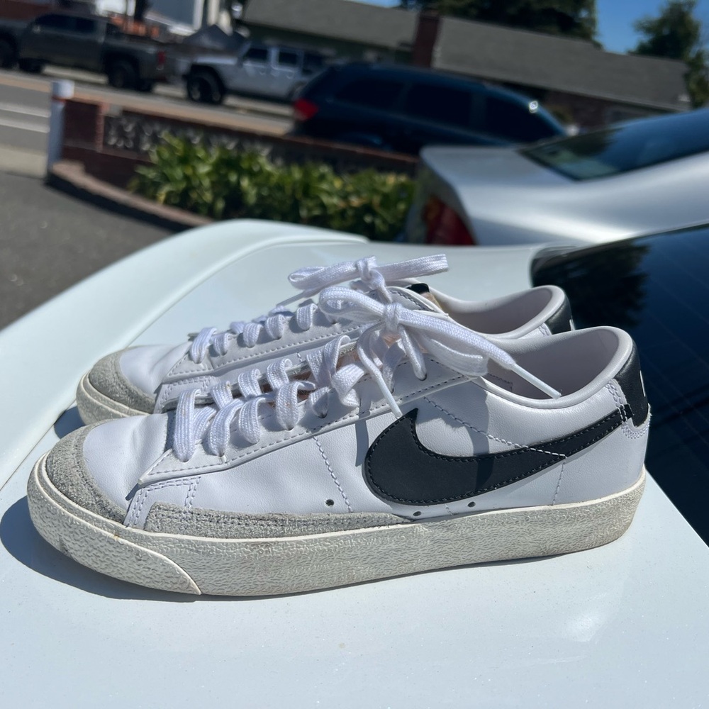 NIKE BLAZERS